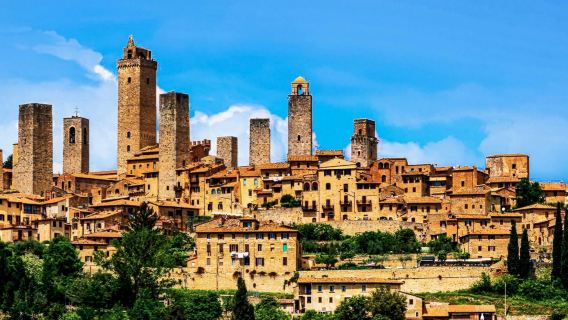 Siena, Pienza, Piazza del Campo, Basilica of the Ears, and San Gimignano, Italy 1-day tour