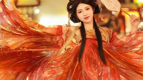 Shanghai Yu Garden/Chenghuang Temple/The Bund Ancient Chinese Clothing, Cheongsam Japanese clothing (kimono) experiences and Travel Photography (Exquisite Makeup + Special Clothes & Accessories to Choose + Optional High-end Customized Photography)
