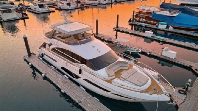 三亞遊艇出海【日落夕陽】遊艇出海看日落夕陽包船出海航拍+水上摩托車+滑滑梯+漂浮毯+海釣出海3小時