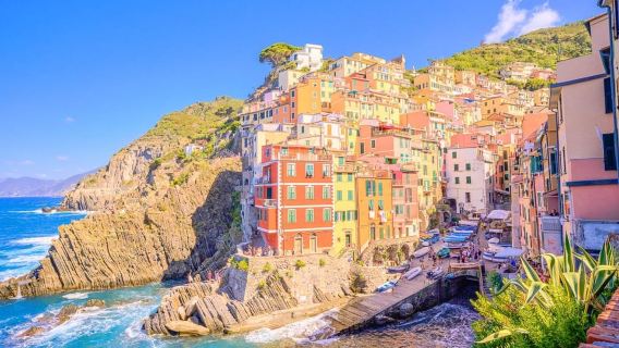 Cinque Terre Tour and Limoncino by Train from La Spezia