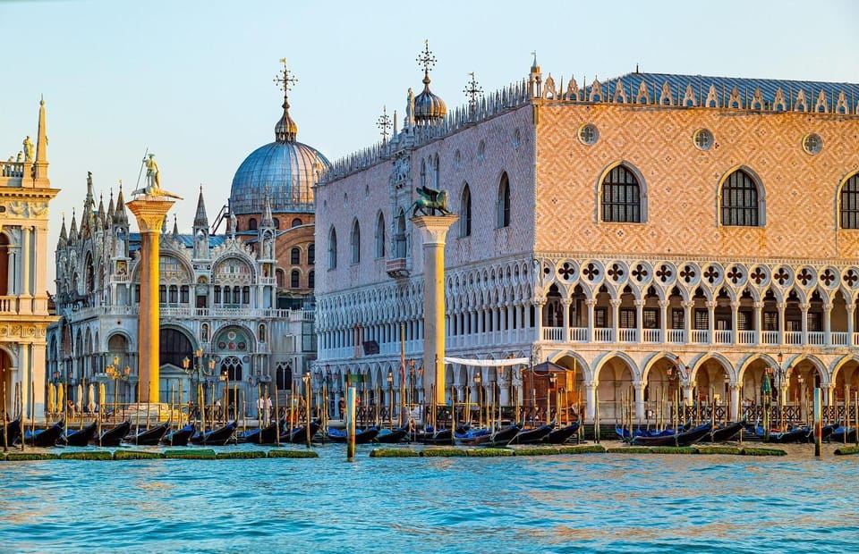 Venice: Doge's Palace Guided Tour with Optional Gondola Ride