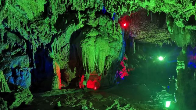 昆明九鄉+石林風景區一日遊【8人純玩小團-多套餐可選】