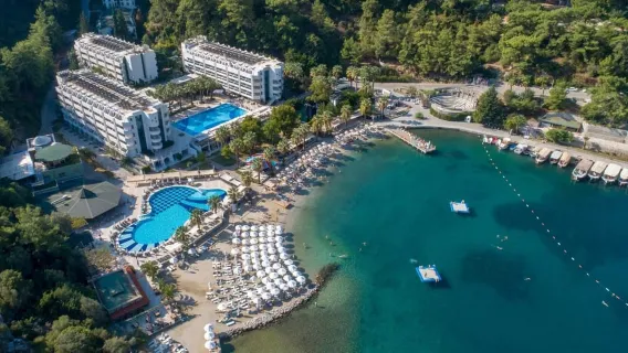 Marmaris: gita in barca pirata all-inclusive con opzione di prelievo
