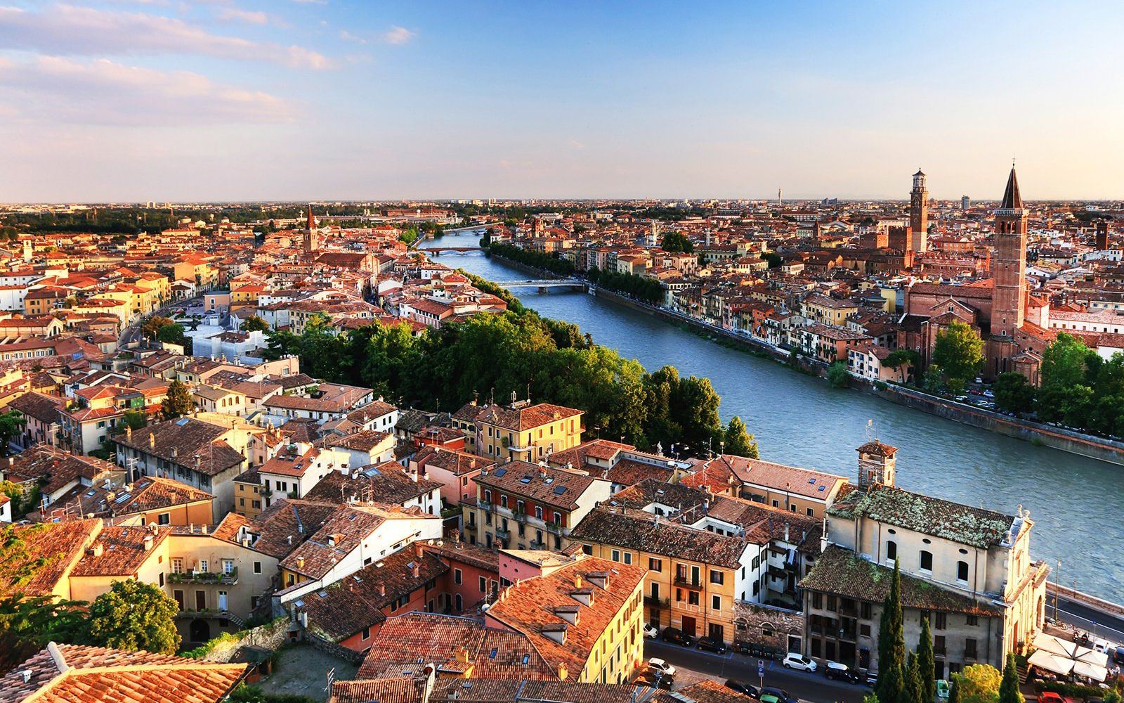 1-day tour of Milan, Verona, and Lake Garda in Italy [English-speaking group]