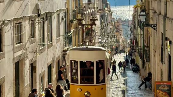 Lapangan Terbang Humberto Delgado, Lisbon, Portugal - Perkhidmatan Pengangkutan / Sewaan Peribadi Berbahasa Cina / Pakej Berkumpulan / Itinerari Boleh Disesuaikan