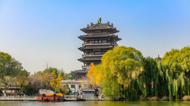 濟南趵突泉 千佛山 大明湖 超然樓 黑虎泉 中文拼團一日遊