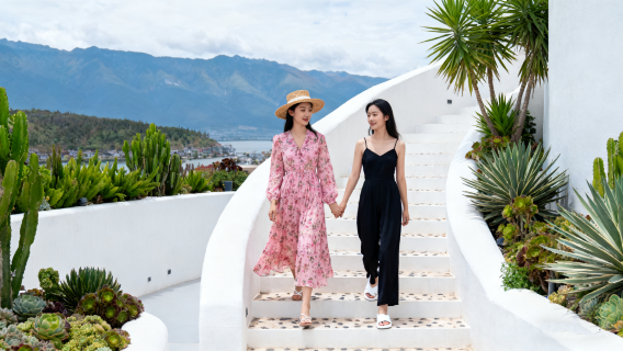 大理白族自治州理想邦旅拍【跟拍攝影親子照情侶閨蜜兒童跟拍家庭旅拍】