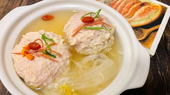 Shanghai: Pengalaman Memasak Dim Sum dan Masakan Sichuan (Seronok membuat sup ban, menggoreng masakan Sichuan + Bantuan daripada pengajar profesional berbahasa Cina/Inggeris + Pelbagai hidangan untuk dipilih + Nikmati keseronokan memasak)