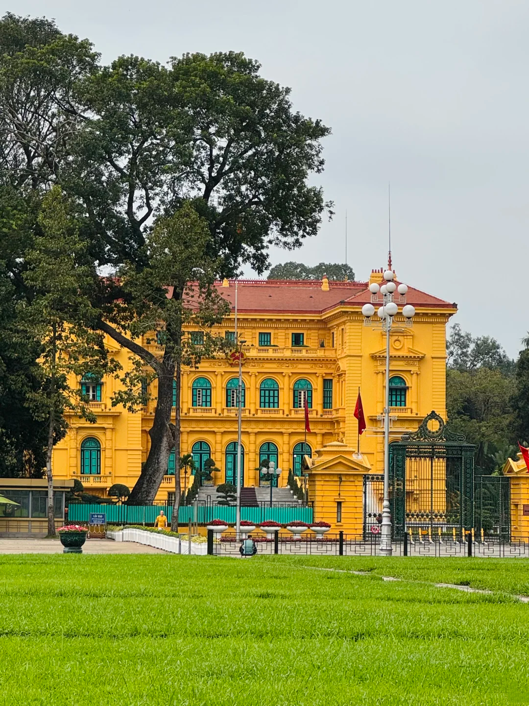 Tour di un giorno di lusso nella città di Hanoi in Vietnam + Complesso del Mausoleo di Ho Chi Minh + Pagoda su una sola colonna + Museo di Etnologia