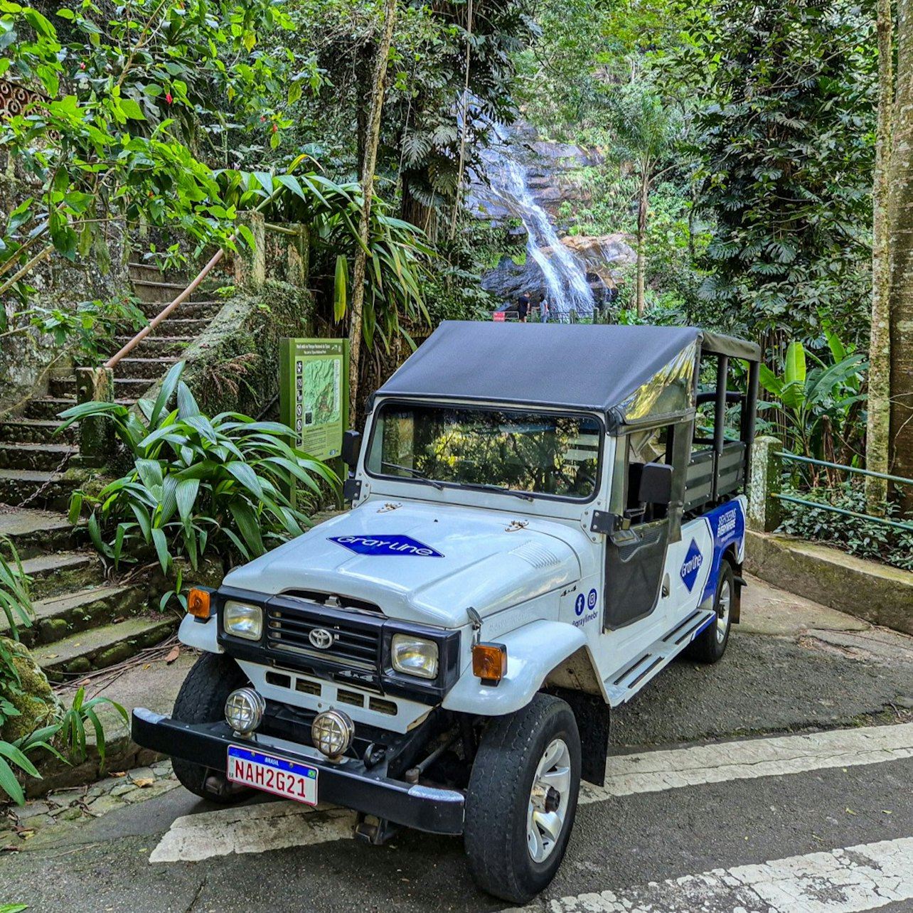 Tijuca National Park: Guided Jeep Adventure from Rio de Janeiro