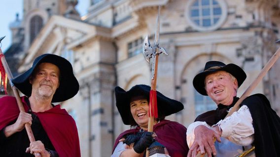 Dresden by Lantern Light: Walking Tour with Mysterious Night Watchman