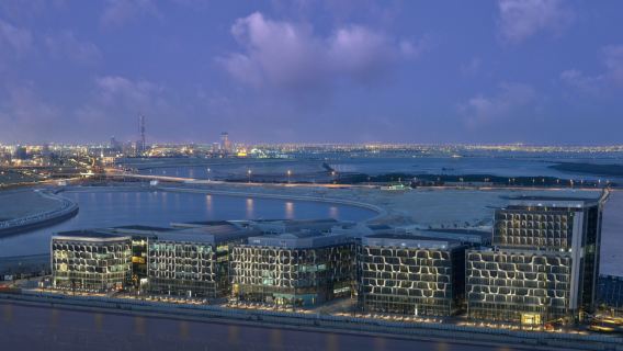 [Tour giornaliero in auto privata a Dubai] Sky View Observatory di Dubai + Esplorazione del Dubai Design District + Passeggiata lungo il Dubai Canal