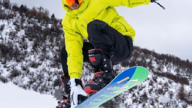 Skipass per la stazione sciistica di Yabuli New Sports Committee a Harbin (esperienza immersiva di sci alpino + tappa obbligata in inverno a Harbin + scopri il divertimento degli sport invernali)