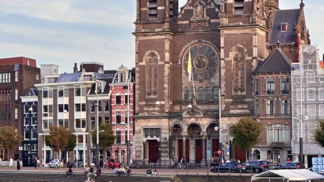 荷蘭阿姆斯特丹博物館+運河+王宮+人體世界包車一日遊