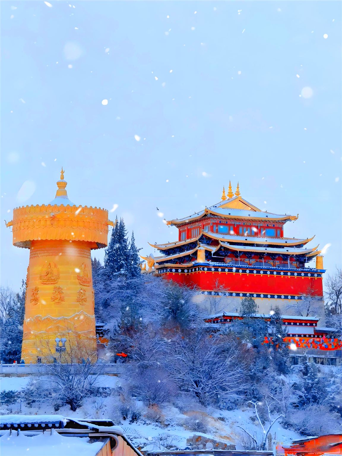 Shangri-La day tour [Tiger Leaping Gorge + Dukezong + Large Prayer Flags + Prayer Wheel + Complimentary Tusi Banquet]