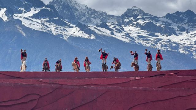 Lijiang Jade Dragon Snow Mountain attraction: Spruce Meadow + Impression Lijiang + Blue Moon Valley 1-day tour(Golden Mountain Sunrise)