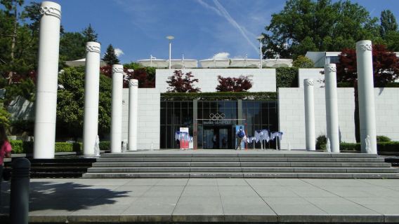 日內瓦湖環遊：依雲小鎮+西庸城堡+拉沃葡萄園+洛桑小鎮