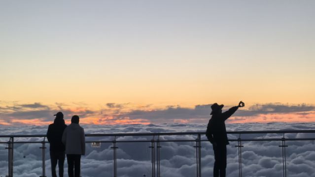 雅安牛背山星雲露營地·過夜露營【三角帳篷/球形帳篷 海拔3660公尺&含雙早】