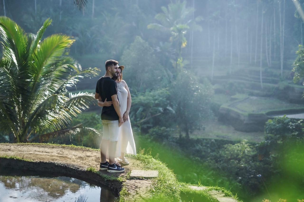 Descubre Ubud: Excursión de un día a los arrozales de Bali, templos y cascada de Tegenungan