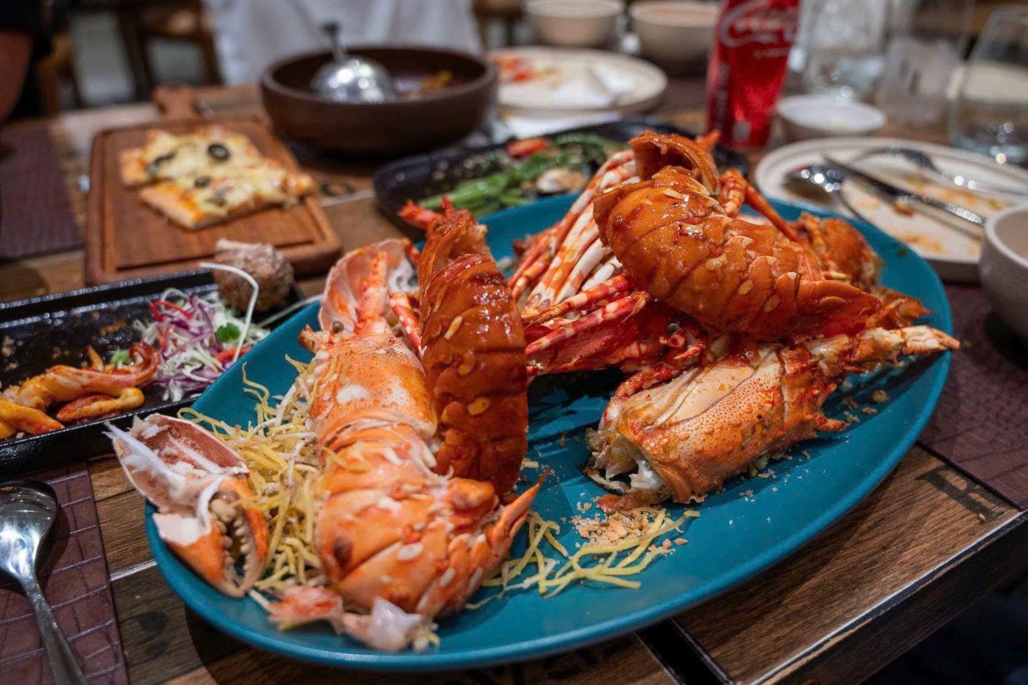 Buffet hải sản kèm tùy chọn tôm hùm tại Nhà hàng All Seasons, Đà Nẵng