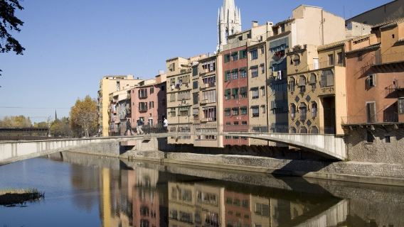 Dalí Museum & Girona: Entry Ticket + Guided Tour from Barcelona