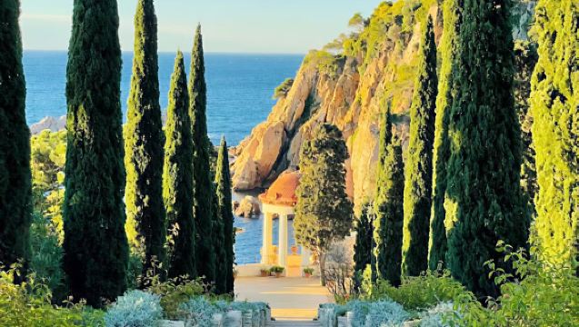 Однодневный тур по побережью Коста-Брава в Испании: Тосса-де-Мар + Ботанический сад на скалах с обедом