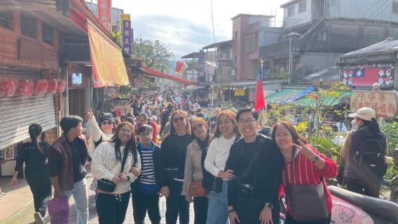 Von Taipeh: Tagestour zum Geopark Shifen, Jiufen und Yehliu
