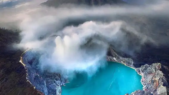 伊真火山一日遊|一人可訂/含導遊/地獄藍火/硫磺湖/接駁碼頭