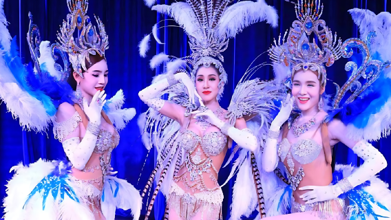 Spettacolo di cabaret MIRACLE a Chiang Mai con trasferimento di andata e ritorno