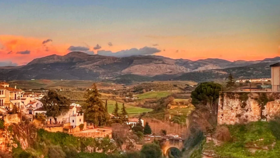 西班牙龍達新橋+鬥牛場+埃爾塔霍峽谷【中文司機/可訂多日】