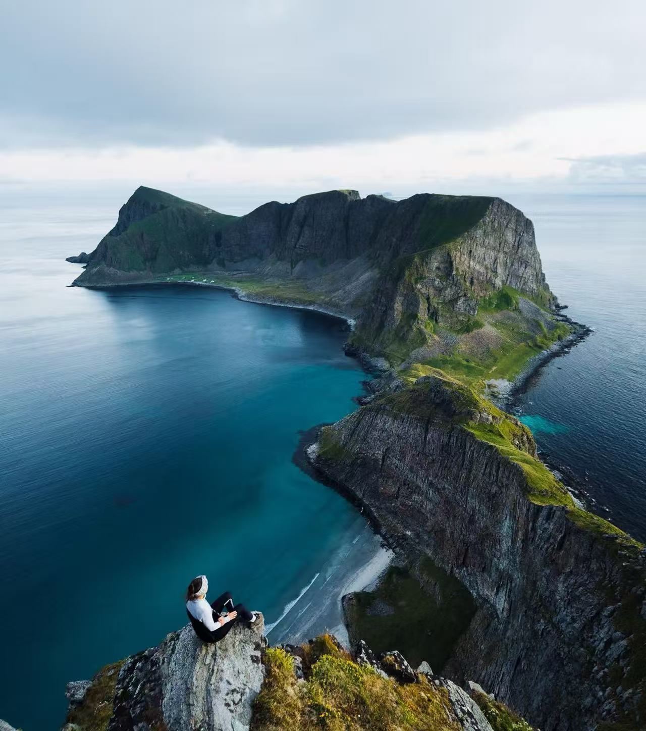 Custom Private Charter in Norway's Lofoten Island [Chinese-Speaking Driver + Consultation Discounts + Explore the Arctic Wonderland]