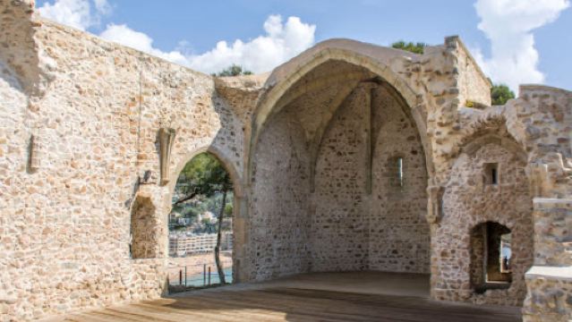 Barcelona Departure: Girona + Tossa de Mar + Lloret de Mar Private Charter Day Tour