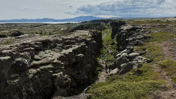 冰島黃金圈辛格維利爾+間歇泉+黃金瀑布10小時專車一日遊