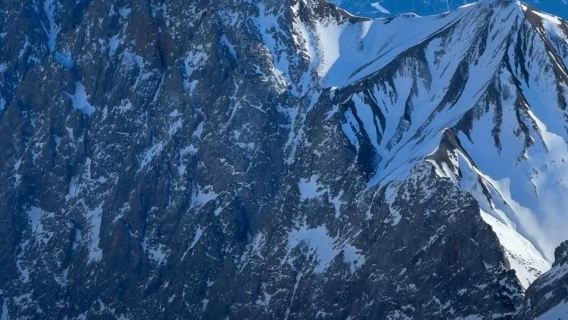 Alpine Summit & Twin Lakes Mystery: Exclusive Munich to Zugspitze and Eibsee Lake Private Charter Day Tour