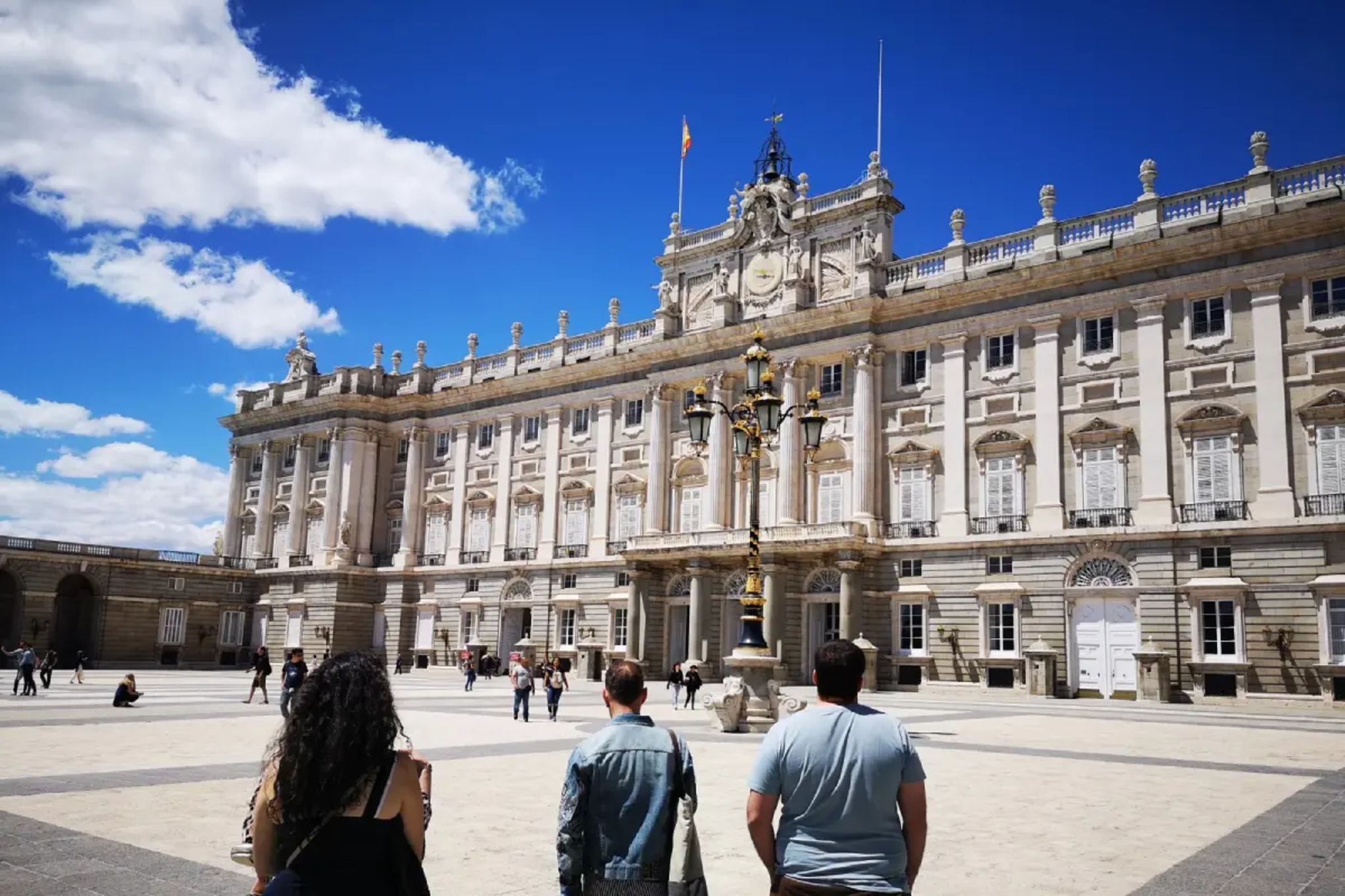 Excursion à la demi-journée au Palais royal de Madrid et promenade dans le vieux quartier|Billet d'entrée avec réservation + commentaire par un guide touristique professionnel