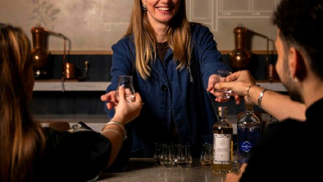 Distillerie de l'Arbre Sec: Guided Tour + Gin Tasting