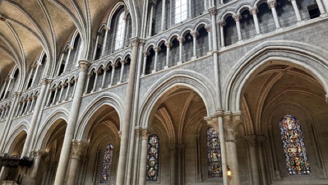 洛桑+伯爾尼雙城包車遊5座/7座可選上門接駁中文溝通