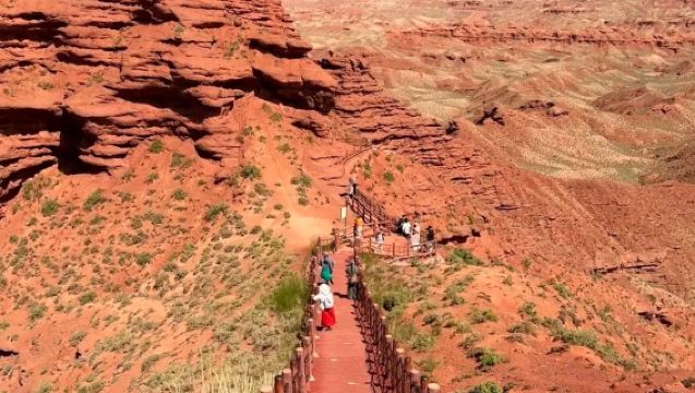 平山湖+七彩丹霞一日遊【3人團+6人團/上門接駁/長時停留】