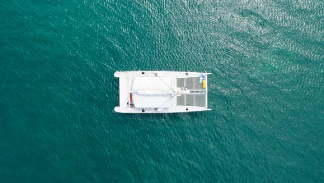 Kota Kinabalu: Catamaran Sailing, Paddleboard, Kayak, Lunch, Snorkeling Tour