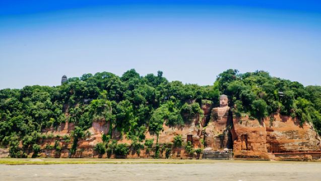 Chengdu Departure: Leshan Giant Buddha + Huanglongxi Town Private Charter 1-Day Tour (Excluding Admission Ticket)