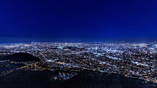 Sapporo Day Tour: Otaru Canal, Shiroi Koibito Park & Mt. Moiwa Night View