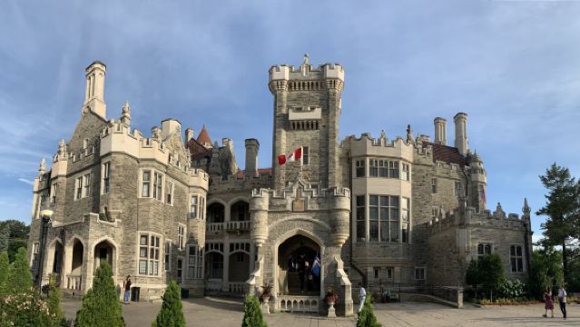 ทัวร์ 1 วัน โตรอนโต แคนาดา คาซ่าโลมา - พิพิธภัณฑ์รองเท้าบาตา - หอคอยซีเอ็นทาวเวอร์