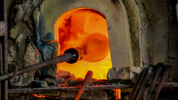 Murano and Burano: Boat Tour from Train Station + Glass-blowing Demo