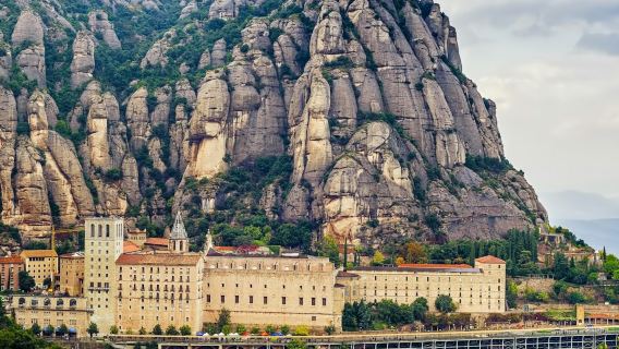 Montserrat Mountain Card: Train from Barcelona + Rack Railway + Moreneta + Choir