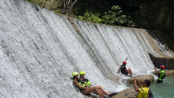 Tagesausflug zum Badian Canyon und den Kawasan-Wasserfällen ab Dumaguete, Philippinen