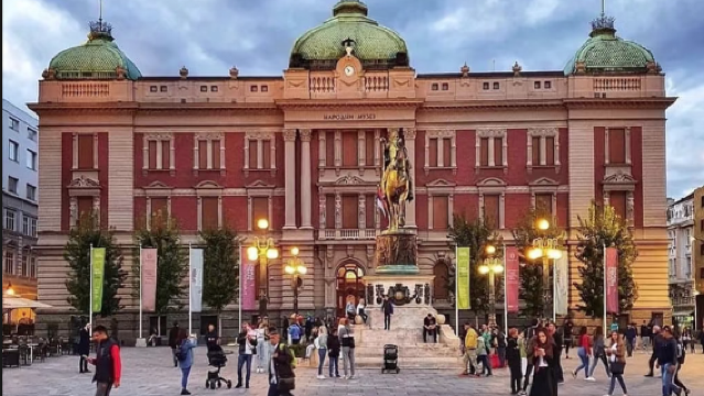 在貝爾格萊德:於澤蒙小鎮邂逅美好/探尋大使館遺址記憶/中文