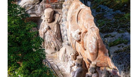 ออกเดินทางจากเฉิงตู - ทัวร์ส่วนตัว 1 วัน ผาหินแกะสลักต้าจู๋ (Black Myth: Wukong) & ภูเขาเป่าติ่ง & พิพิธภัณฑ์ต้าจู๋ - บริการไกด์นำเที่ยวมืออาชีพ - บริการขนส่งตลอดทริป - รวมตั๋วเข้า