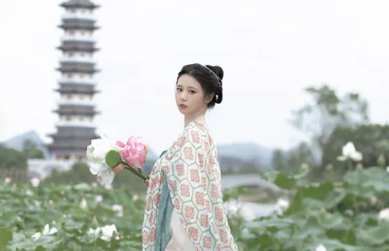 丹江口Trip Moments【武當大明峰日出雲海約拍跟拍多語言翻譯本地攝影師】