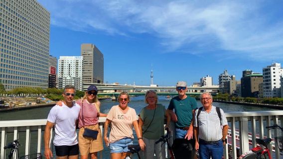 東京:3時間の電動自転車ツアーで街の川辺を巡る