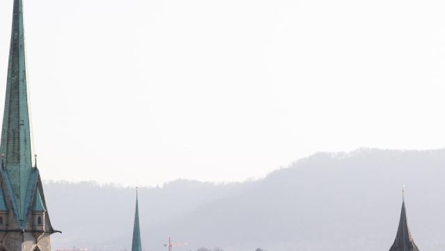 Perkhidmatan ambil di lapangan terbang/pengangkutan titik ke titik di London, UK [Pemandu berbahasa Cina, sewaan peribadi, laluan boleh disesuaikan]